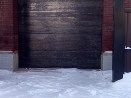 Подъемно-секционные гаражные ворота